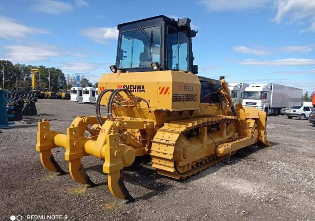 Бульдозер-планировщик 1 vajpos buldozer s planirovochnym kovshom1